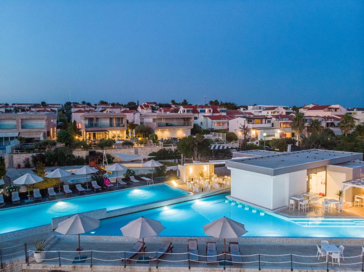 Sunnyside Apartments Resort Петрчане Экстерьер фото