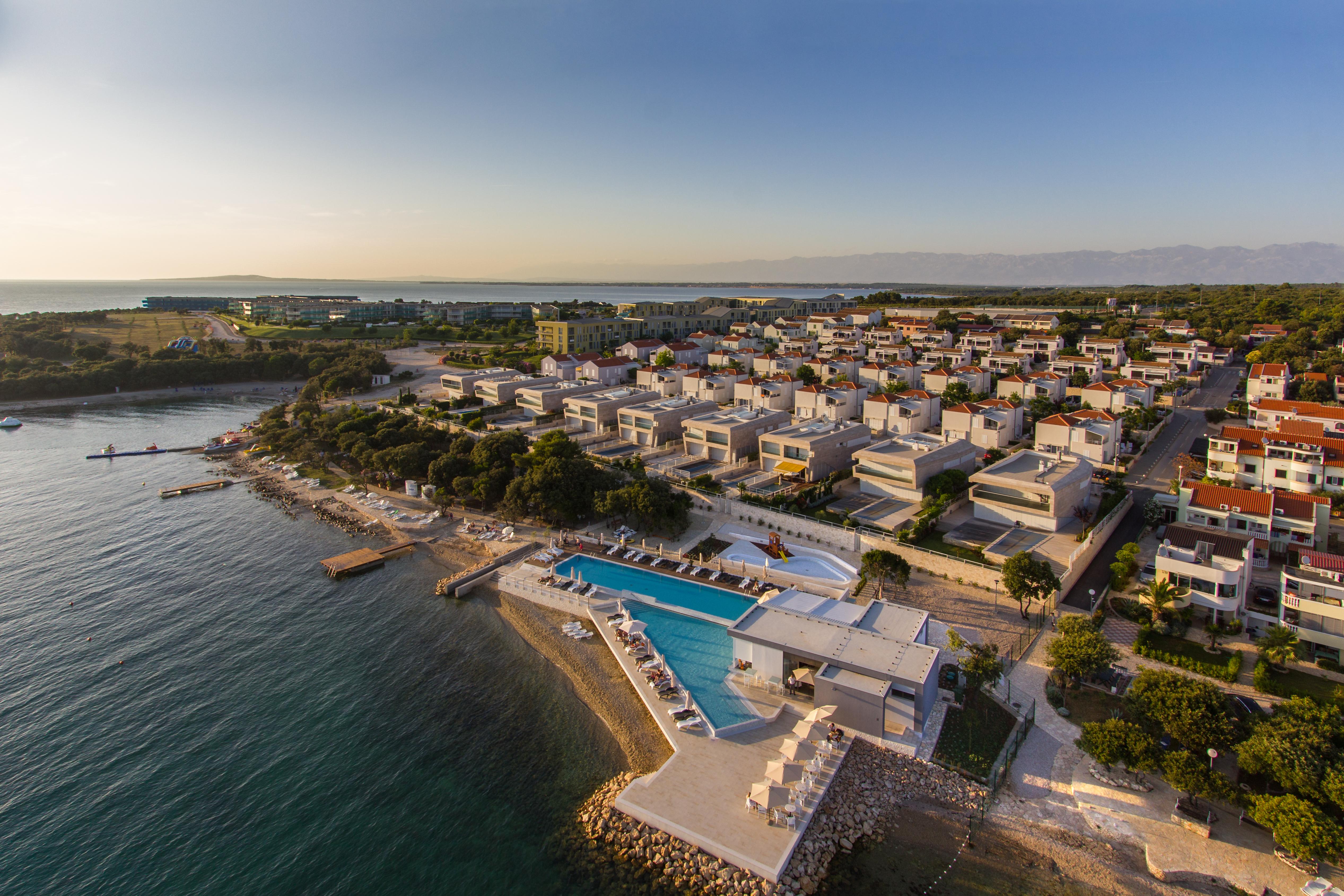 Sunnyside Apartments Resort Петрчане Экстерьер фото