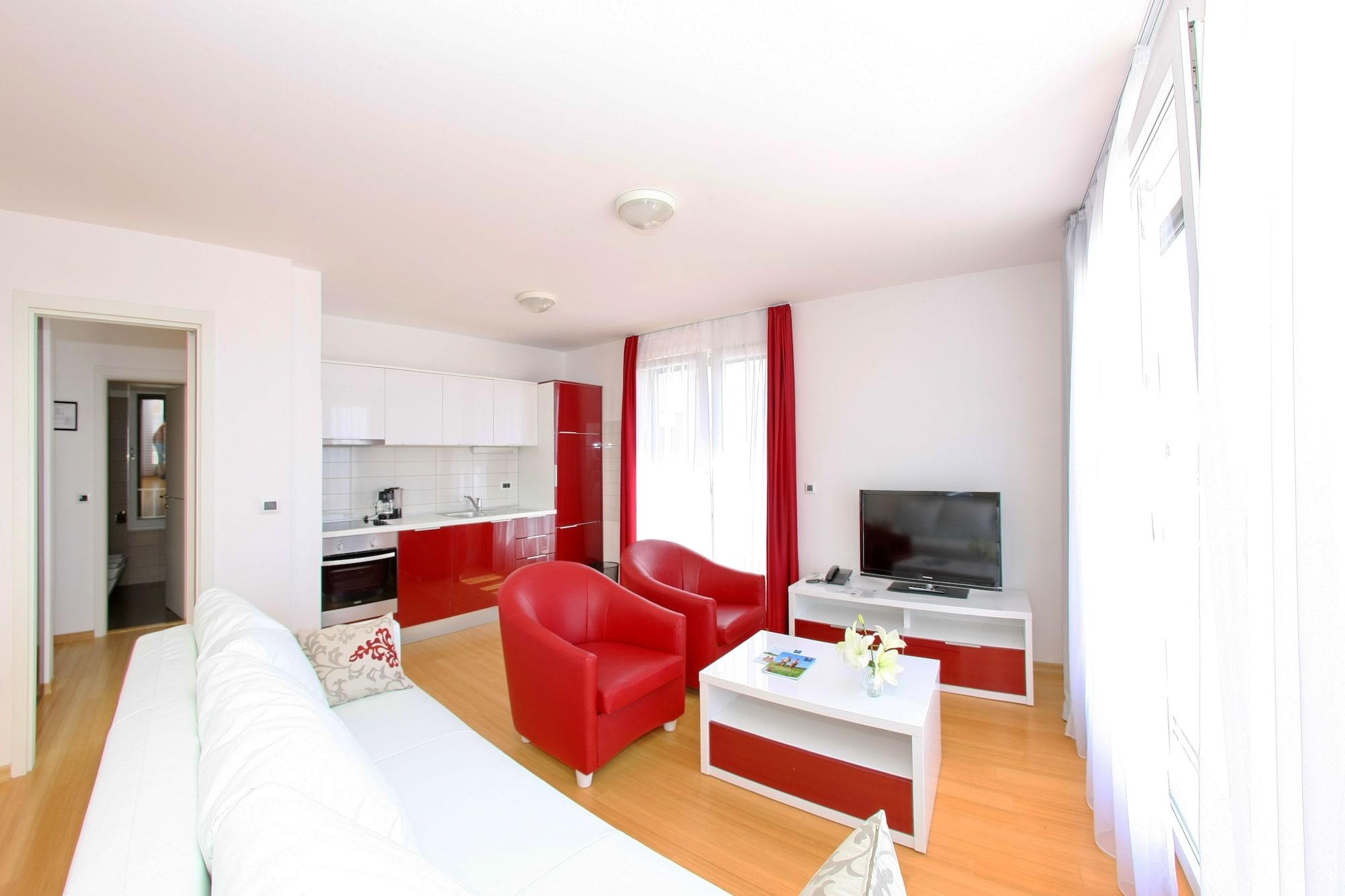 Sunnyside Apartments Resort Петрчане Экстерьер фото
