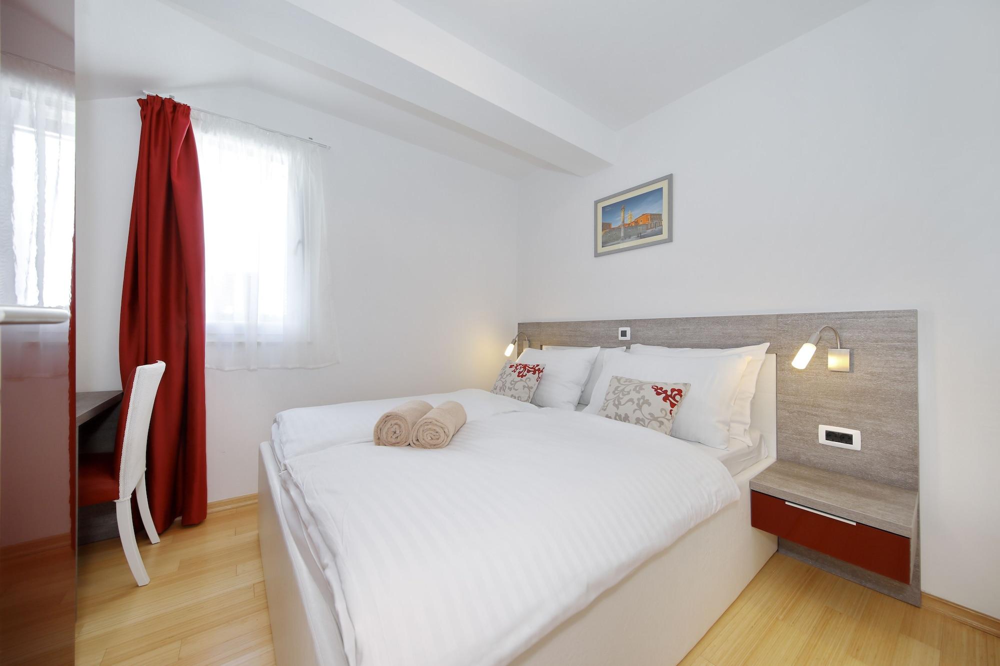 Sunnyside Apartments Resort Петрчане Экстерьер фото