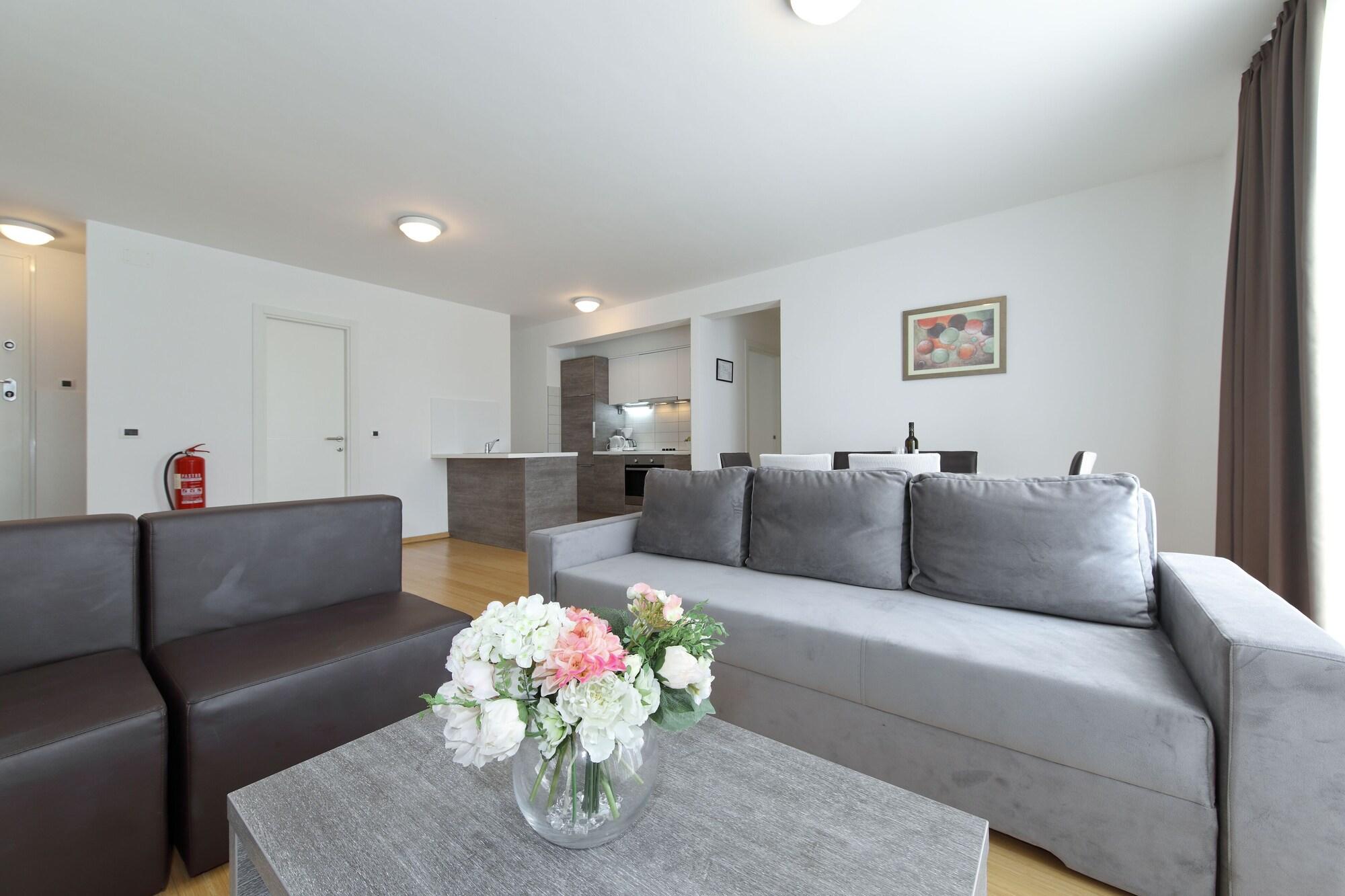 Sunnyside Apartments Resort Петрчане Экстерьер фото