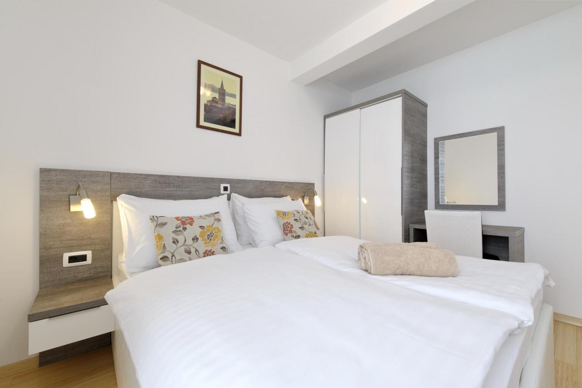 Sunnyside Apartments Resort Петрчане Экстерьер фото