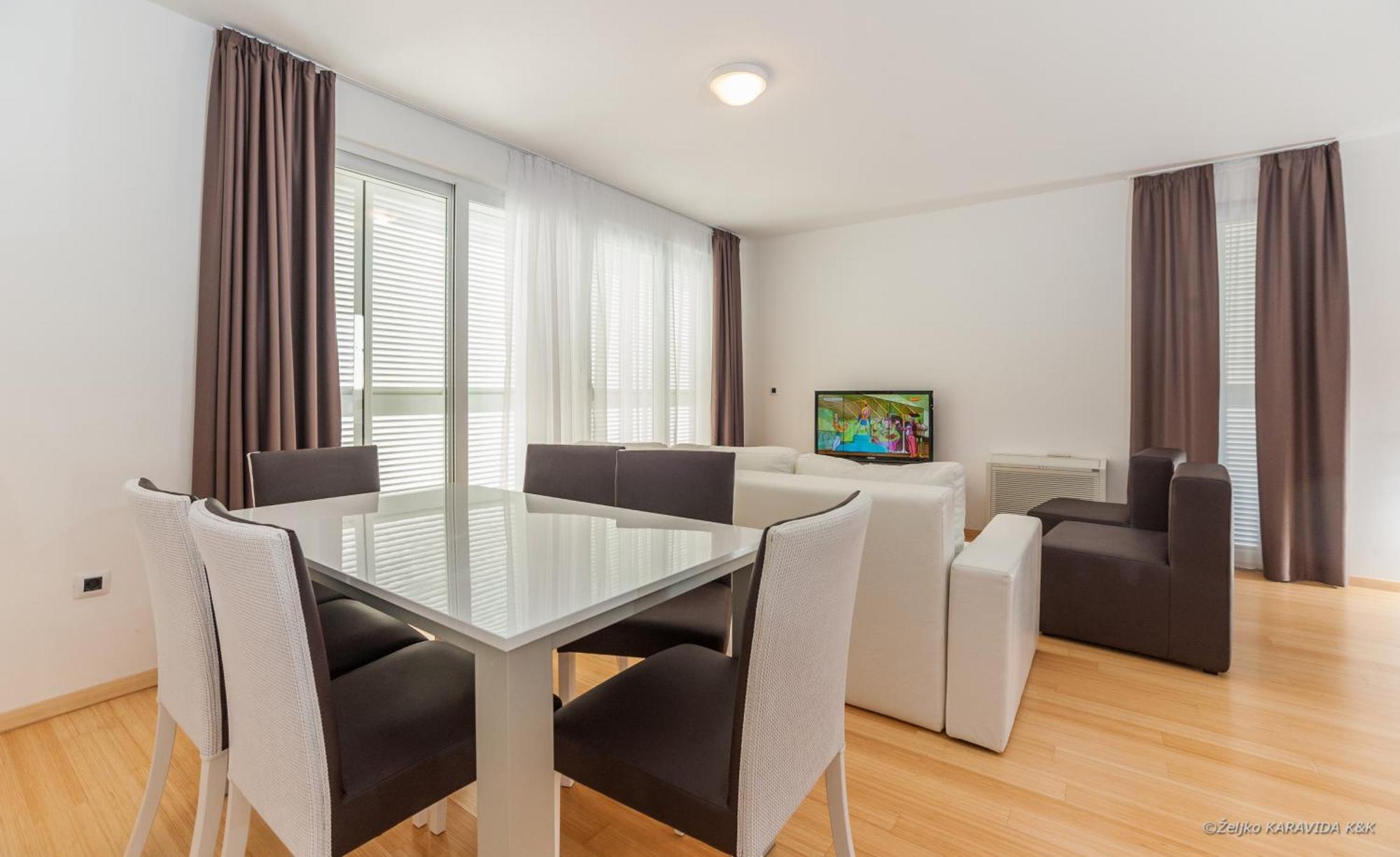 Sunnyside Apartments Resort Петрчане Экстерьер фото